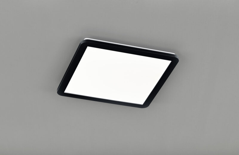 R62932032-scaled-1.jpg