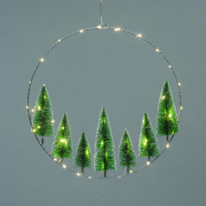 WREATH TREES ΔΙΑΚΟΣΜ ΚΡΕΜΑΣΤΟ 50 LED ΛΑΜΠ ΘΕΡΜΑ ΜΠΑΤ 3ΧΑΑ (ΔΕΝ ΣΥΜΠ) IP20  ΔΙΑΜ:40cm 30cm ΚΑΛ ACA - X09501113