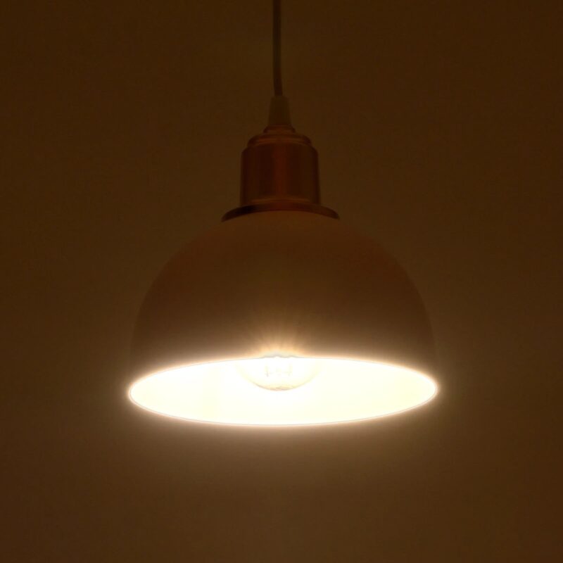 GLOBOSTAR® ΗUT 203-0147 Μοντέρνο Κρεμαστό Φωτιστικό Οροφής με Ντουί 1 x E27 AC 220-240V IP20 – Λευκό & Χρυσό – Μ18 x Π18 x Υ18cm