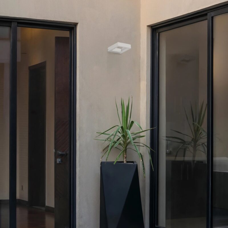 kelvo® AURA KLV-101-0118 Φωτιστικό Τοίχου / Απλίκα LED 7W 875lm 45° AC 220-240V Αδιάβροχο IP65 Θερμό Λευκό 2700K – Bridgelux COB Chip & TÜV SÜD Driver – Λευκό Ματ – Μ13 x Π15 x Υ4.5cm – 5 Χρόνια Εγγύηση