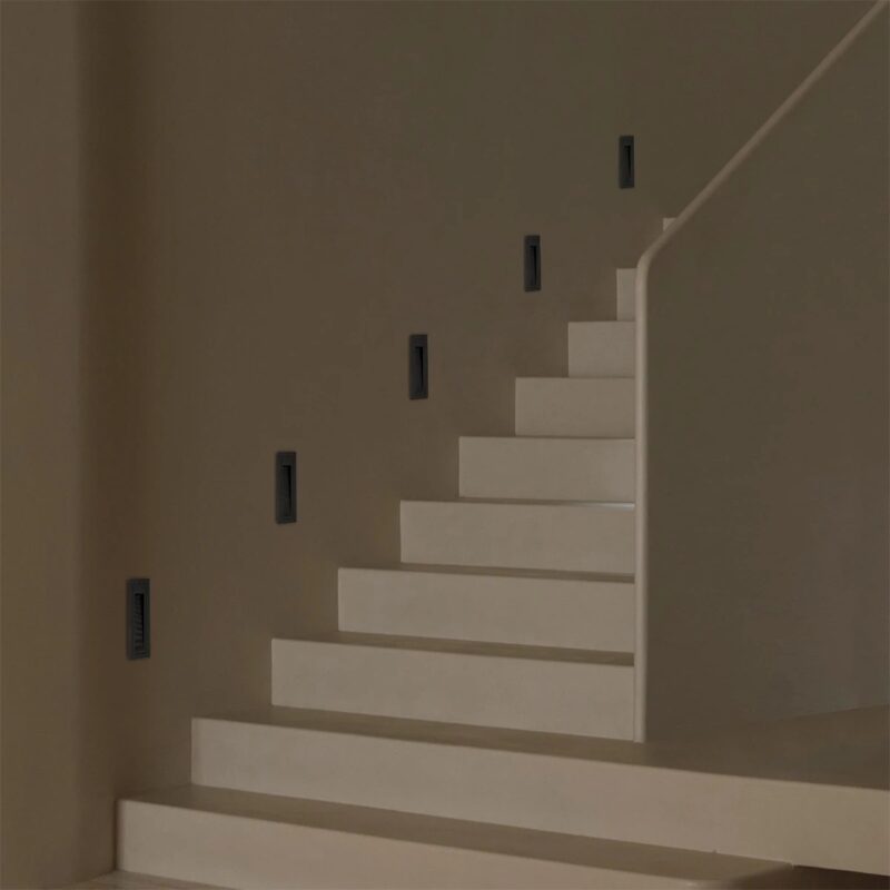 kelvo® STEPART KLV-101-0092 Χωνευτό Φωτιστικό Σκαλοπατιού / Διαδρόμου LED 3W 375lm 45° AC 220-240V Αδιάβροχο IP65 Θερμό Λευκό 2700K – Lumileds SMD Chip & TÜV SÜD Driver – Μαύρο Ματ – Μ6.5 x Π6.5 x Υ21cm / Q5.4 x 18.9cm – 5 Χρόνια Εγγύηση