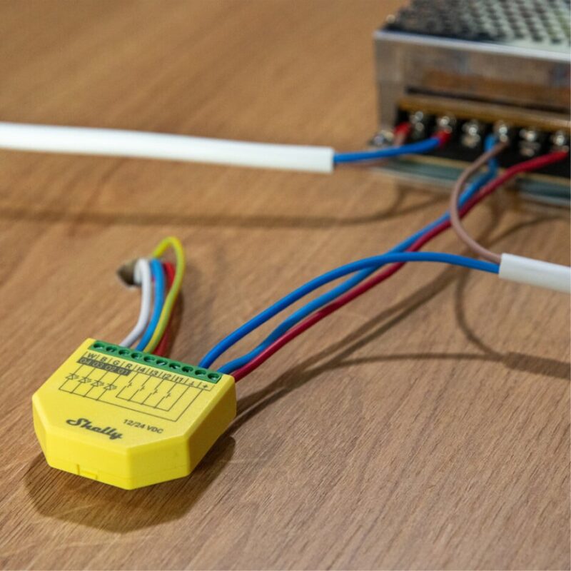 Shelly Plus RGBW PM | Smart Wi-Fi / Bluetooth RGBW / RGB / Mono-Color  Dimmer Controller με Μέτρηση Ρεύματος & Έλεγχο LED Ταινίας 12/24V 120W/240W – EAN 3800235265635